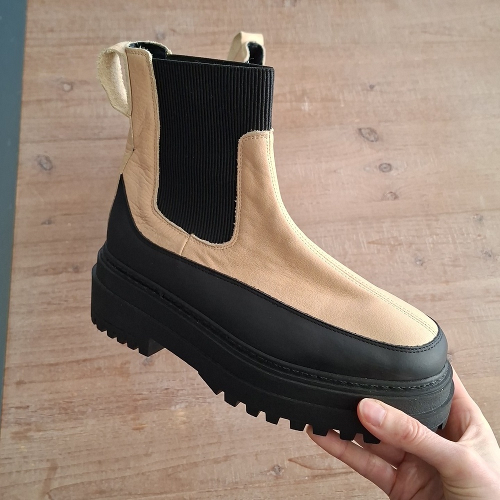 NWOT Selected Femme Two-tone Black & Beige Platform Chelsea Boots (EU 37/US 6) - Picture 4 of 10